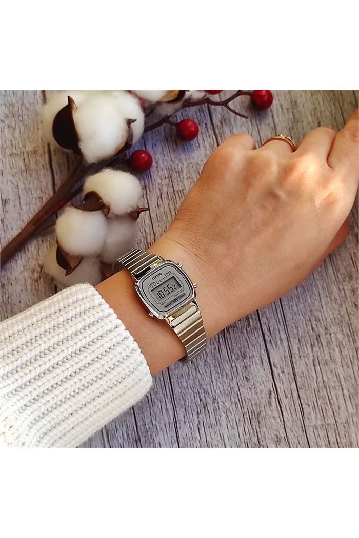 Casio La670wa-7df Retro Kadın Dijital Kol Saati