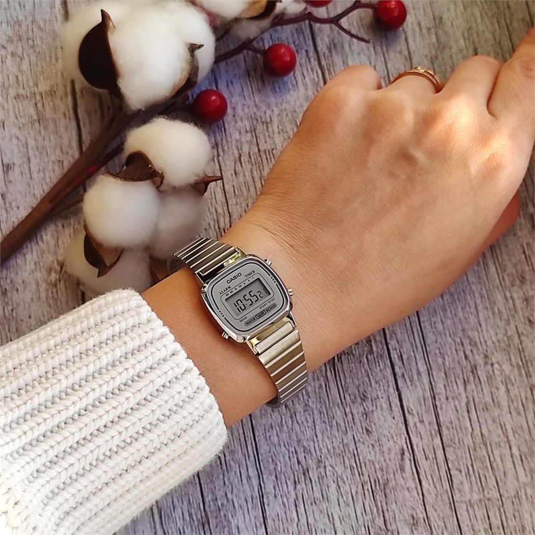 Casio La670wa-7df Retro Kadın Dijital Kol Saati