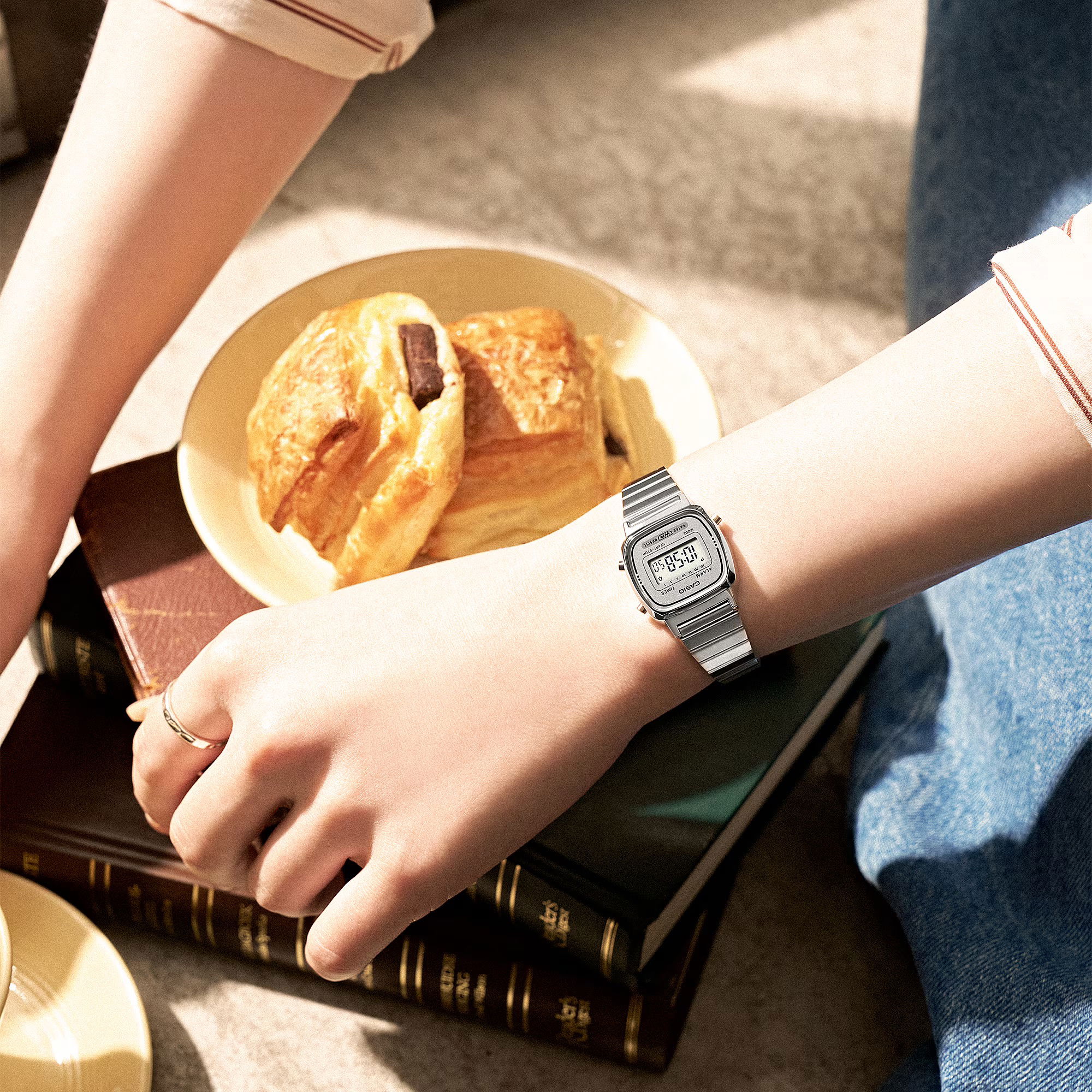 Casio La670wa-7df Retro Kadın Dijital Kol Saati