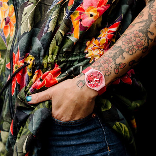 Swatch SVOP100 SKINAMOUR Kadın Kol Saati