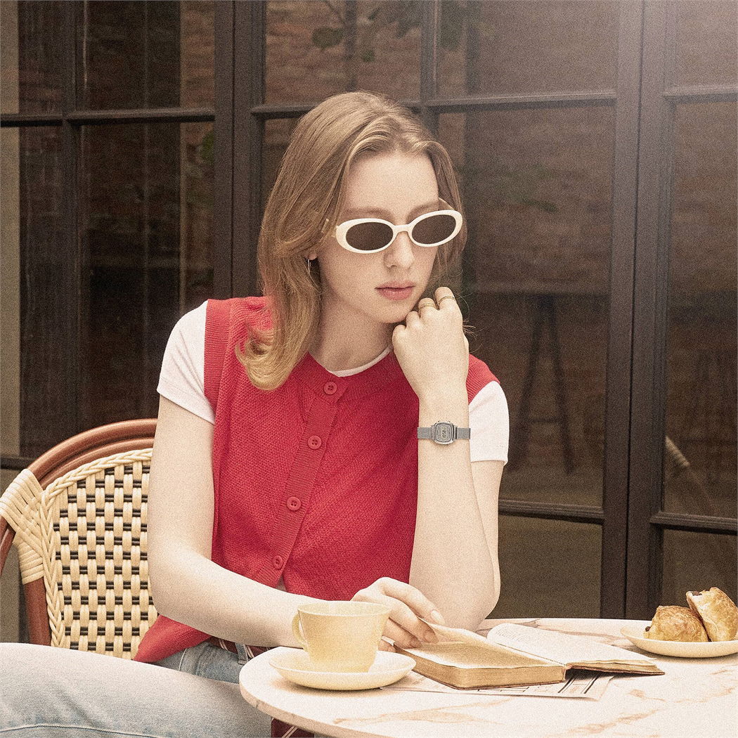 Casio La670wem-7df Dijital Retro Kadın Kol Saati