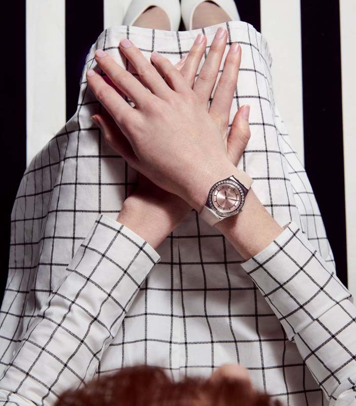 Swatch YLS212 Sandchic Kadın Kol Saati 