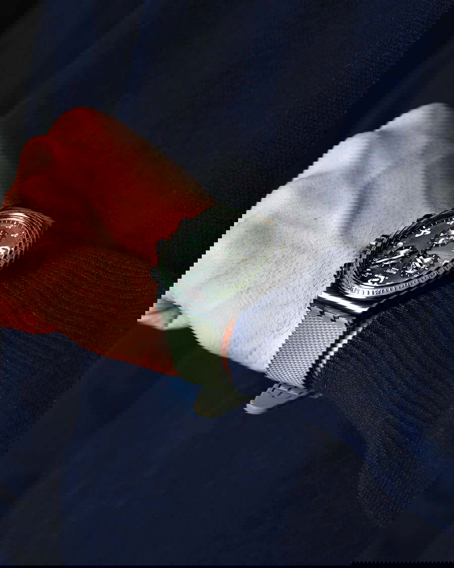 Swatch YVM404 Erkek Kol Saati