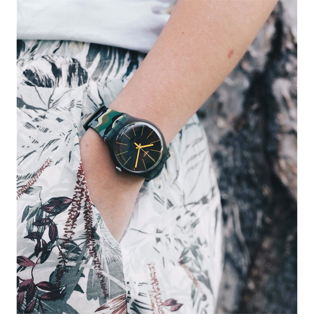 Swatch SUOG114 CAMOUFOREST Kamuflaj Desenli