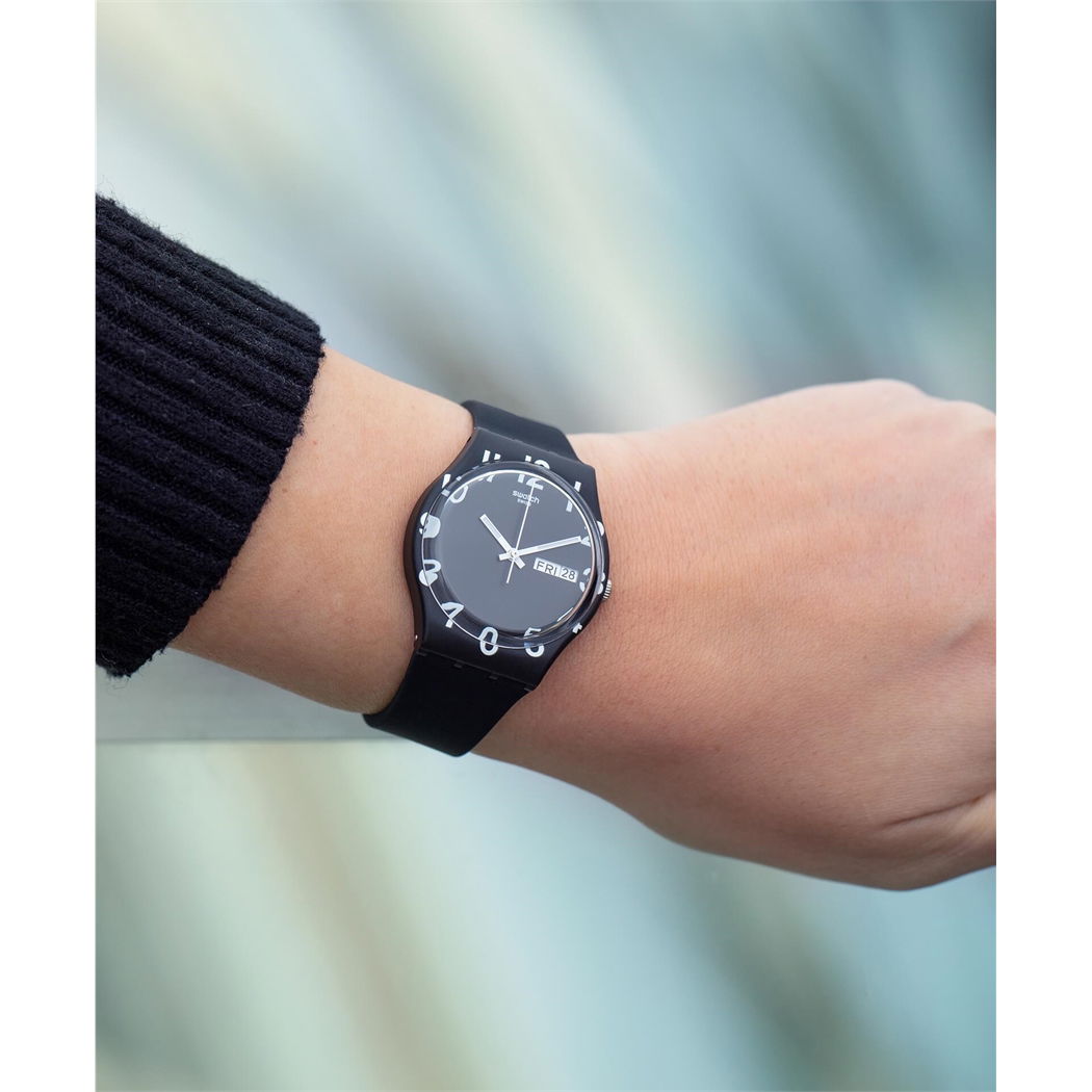 Swatch Gb757 OVER BLACK Erkek Saati