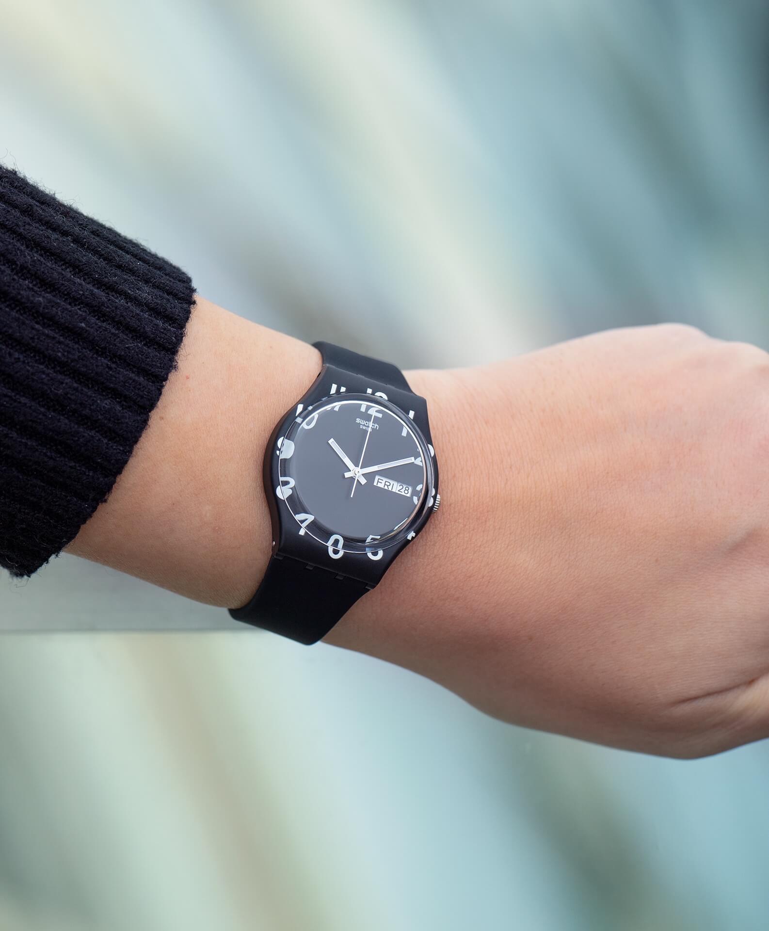 Swatch Gb757 OVER BLACK Erkek Saati