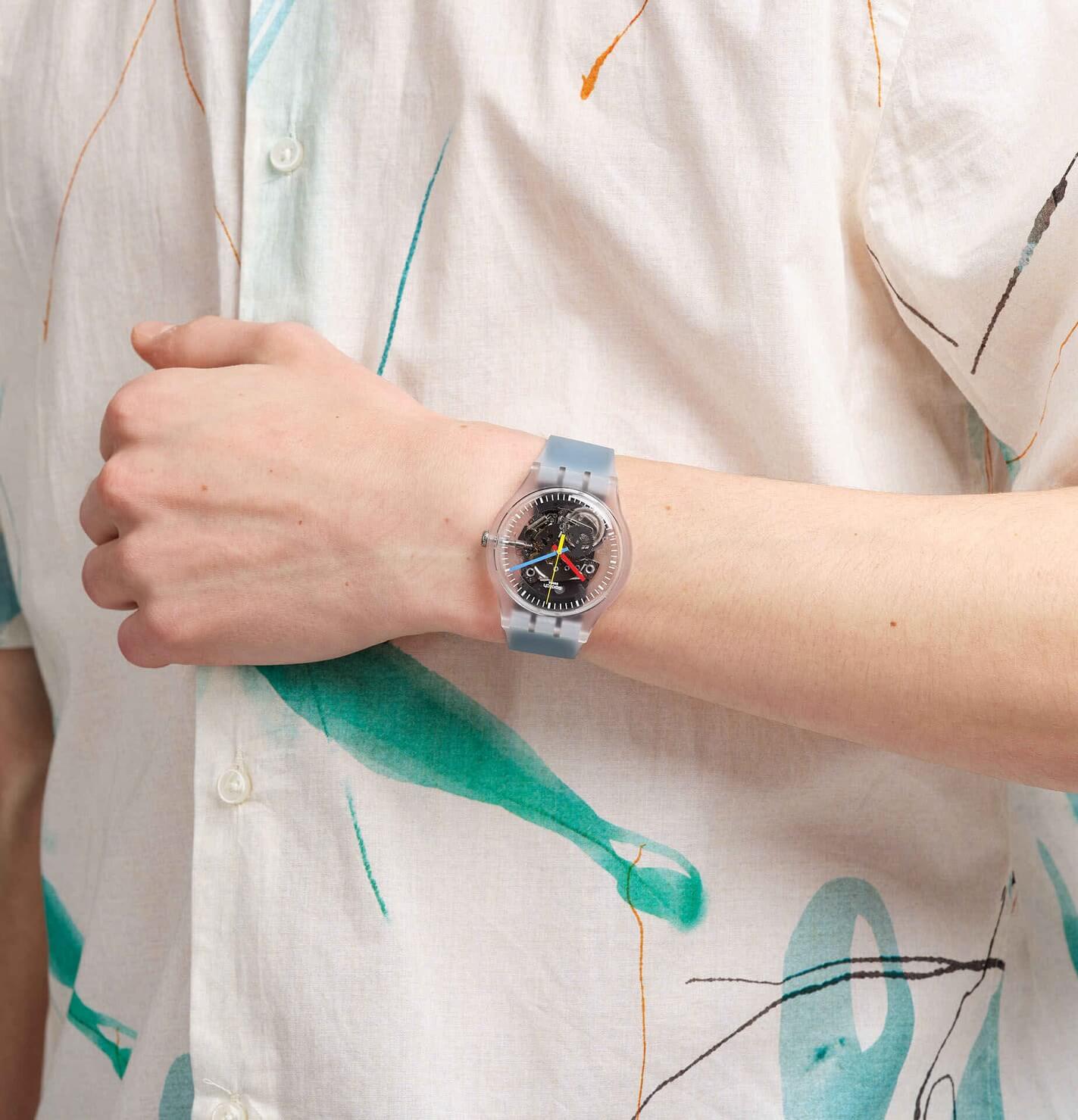 Swatch Suok157 CLEARLY BLACK STRIPED