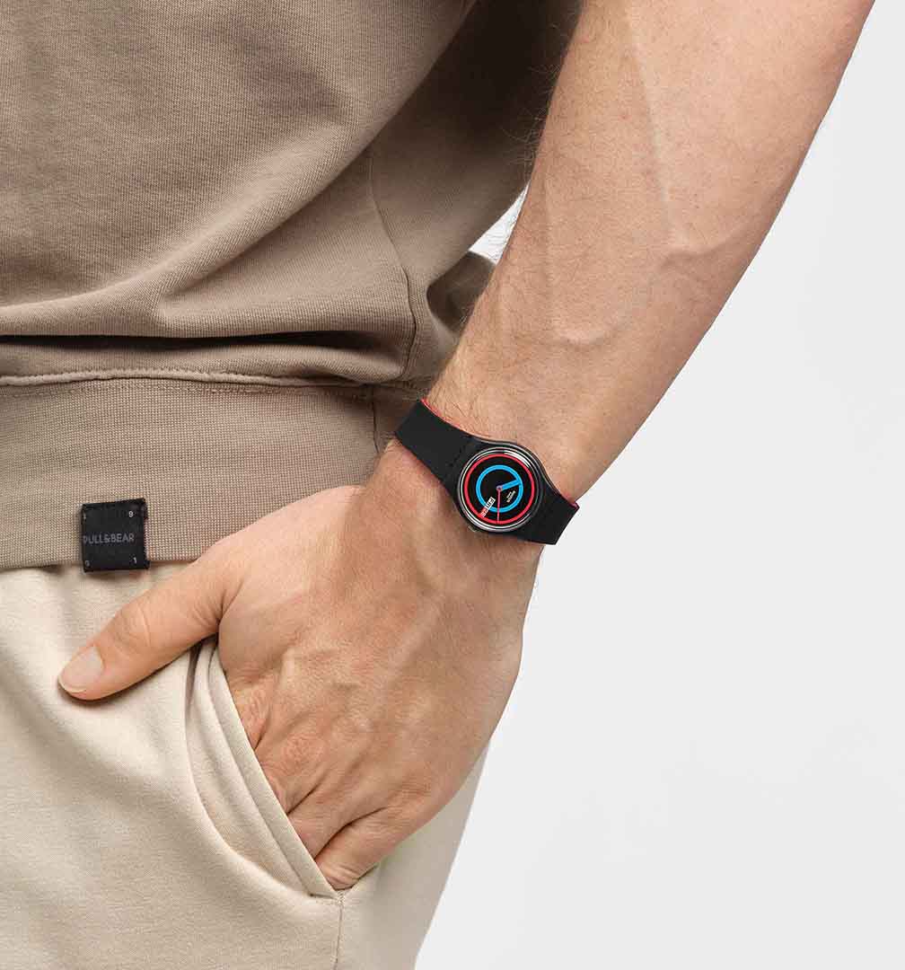 Swatch So28b706 Circling Black Kol Saati