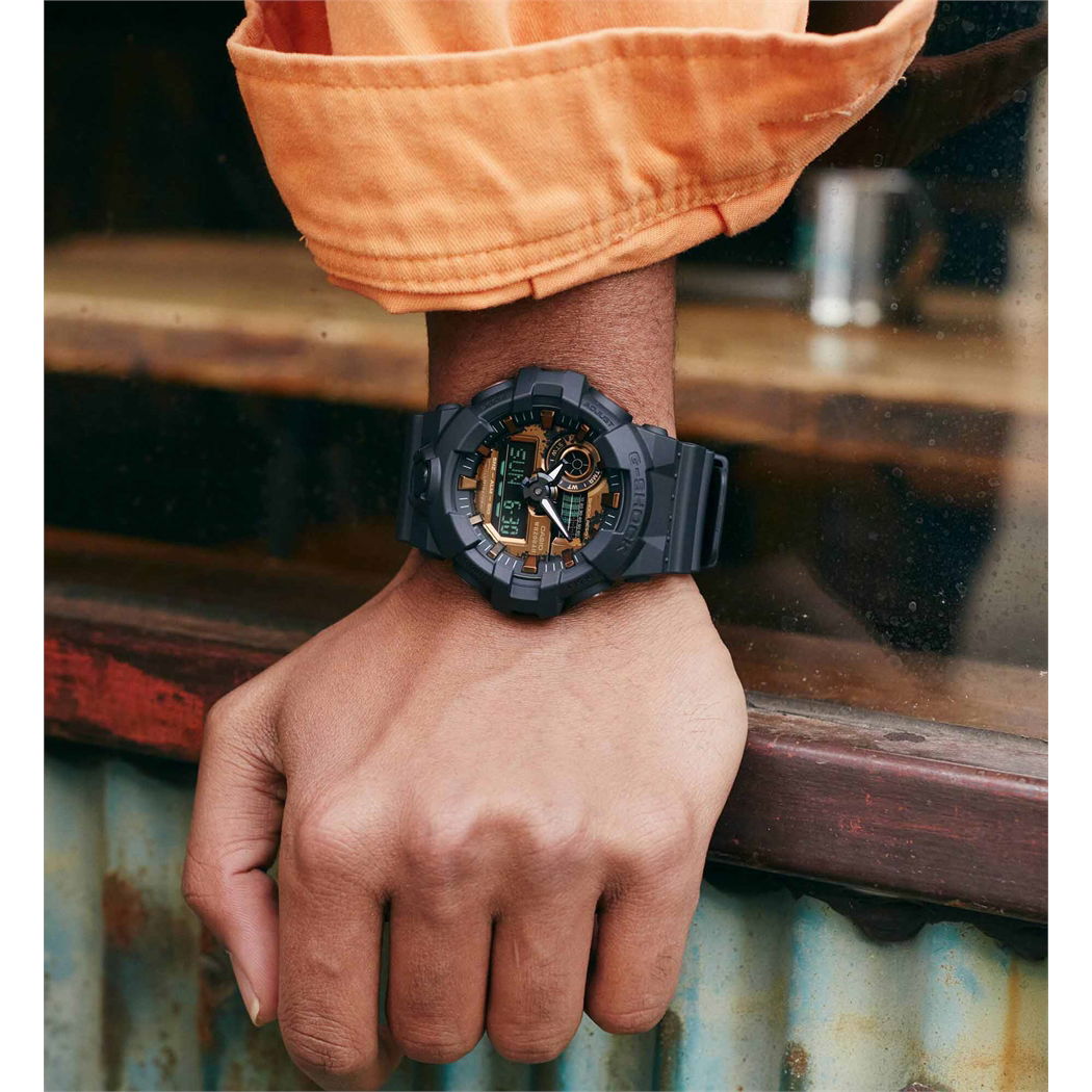 Casio Ga-700Rc-1Adr G-Shock Erkek Kol Saati