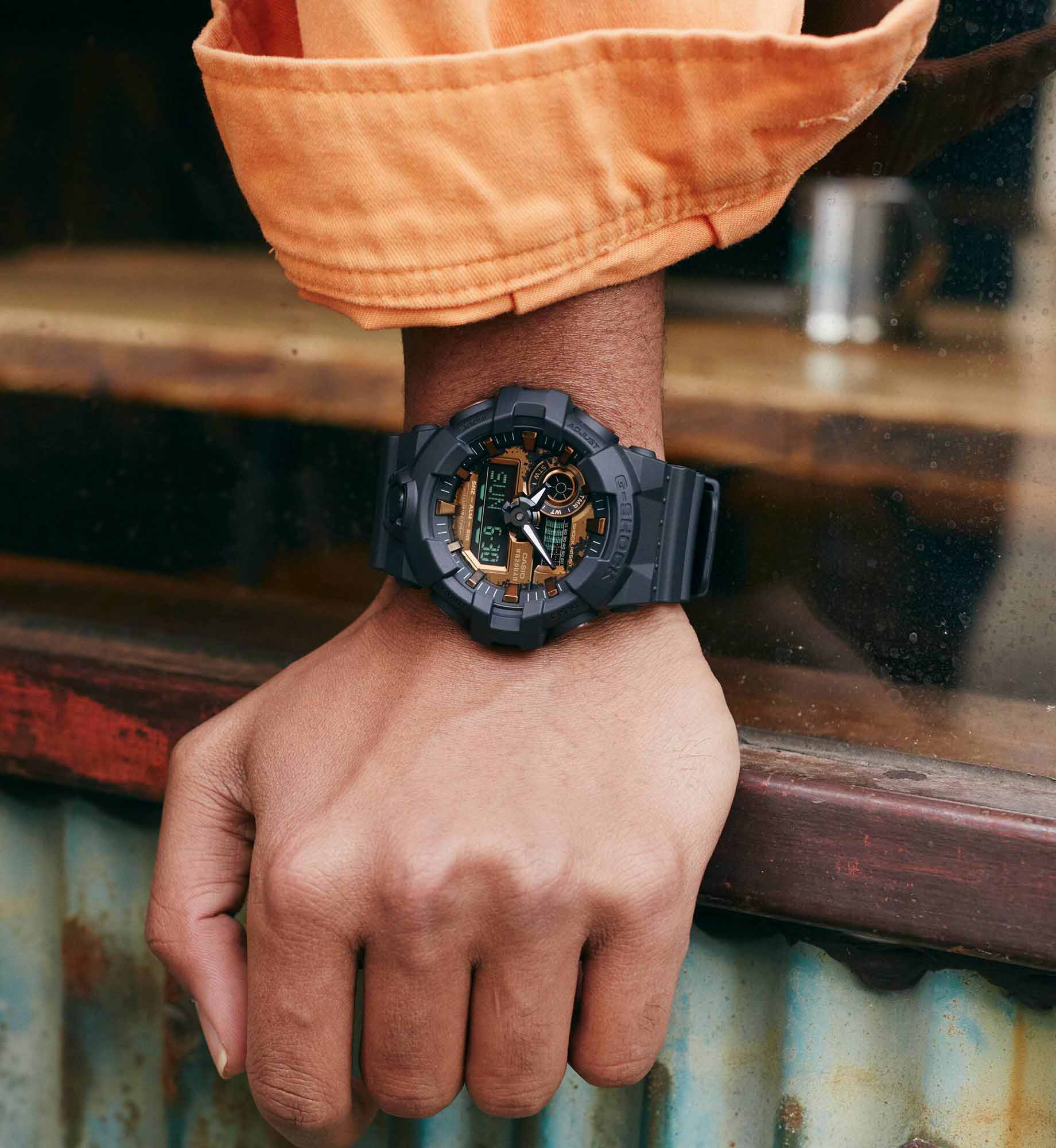 Casio Ga-700Rc-1Adr G-Shock Erkek Kol Saati