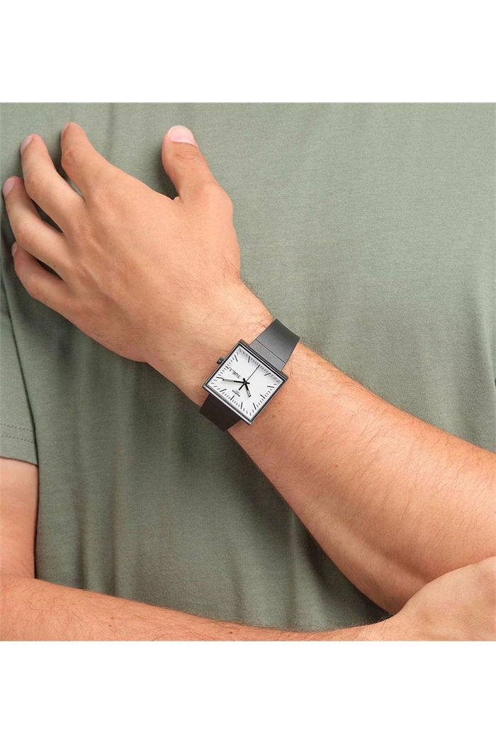 Swatch So34b700 WHAT IF…BLACK?