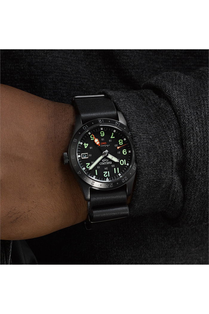 Seiko5 Sports Field GMT SSK025K Otomatik Erkek Saati