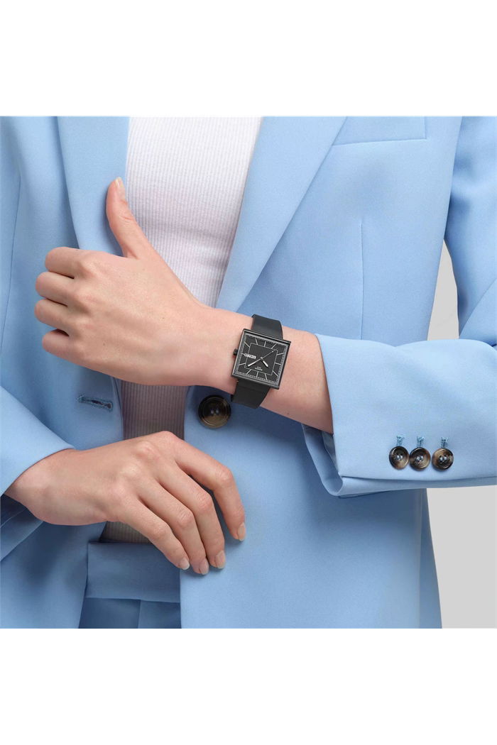 Swatch WHAT IF...BLACKAGAIN? So34b701
