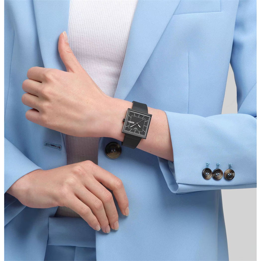 Swatch So34b701 WHAT IF...BLACKAGAIN?