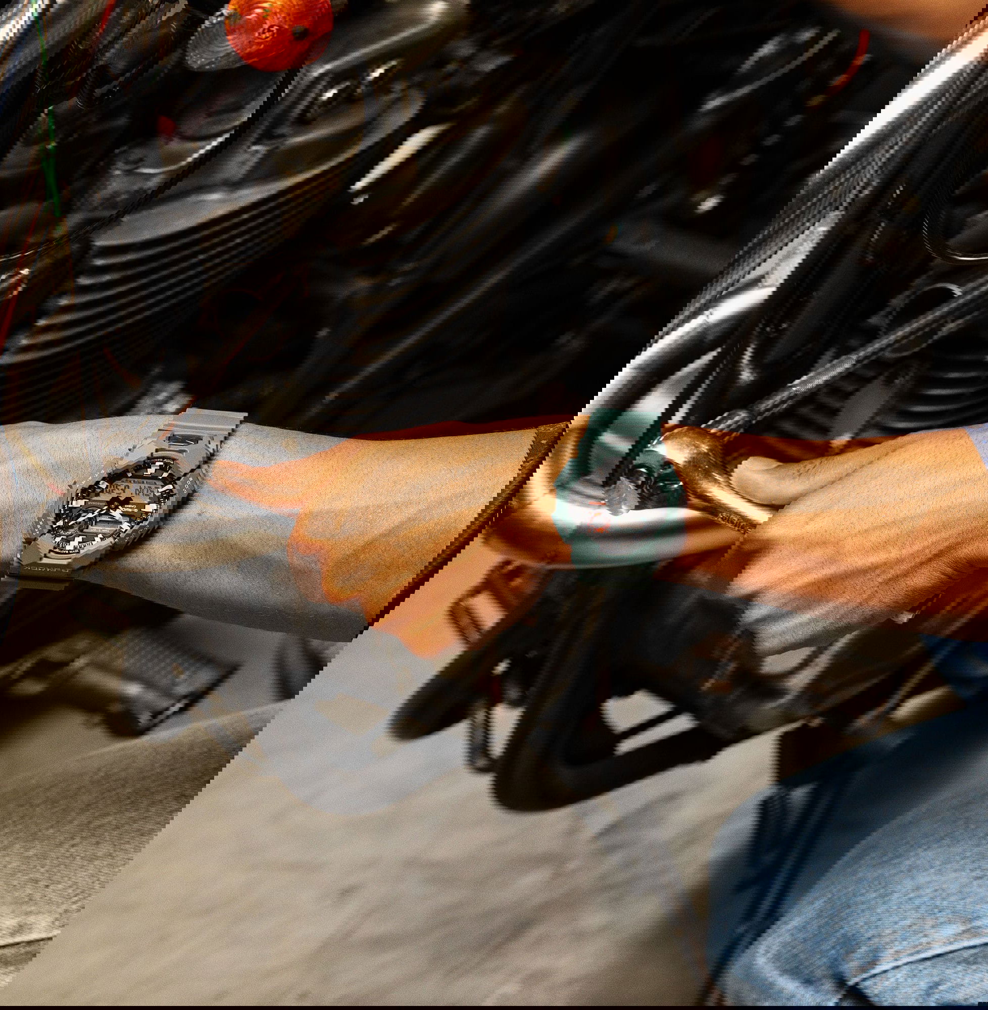 Casio Ga-010-2Adr G-Shock Erkek Kol Saati