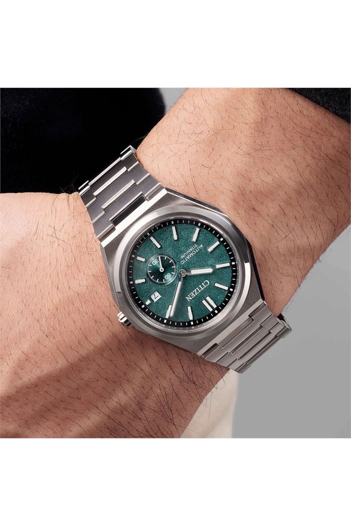 Citizen Zenshin Super Titanium Small Seconds Nj0180-80X