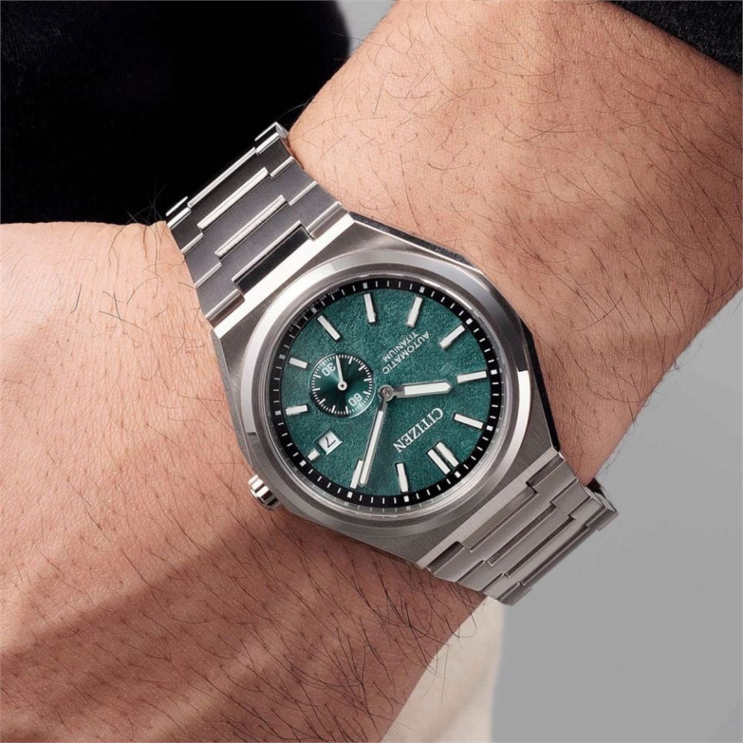Citizen Zenshin Super Titanium Small Seconds Nj0180-80X