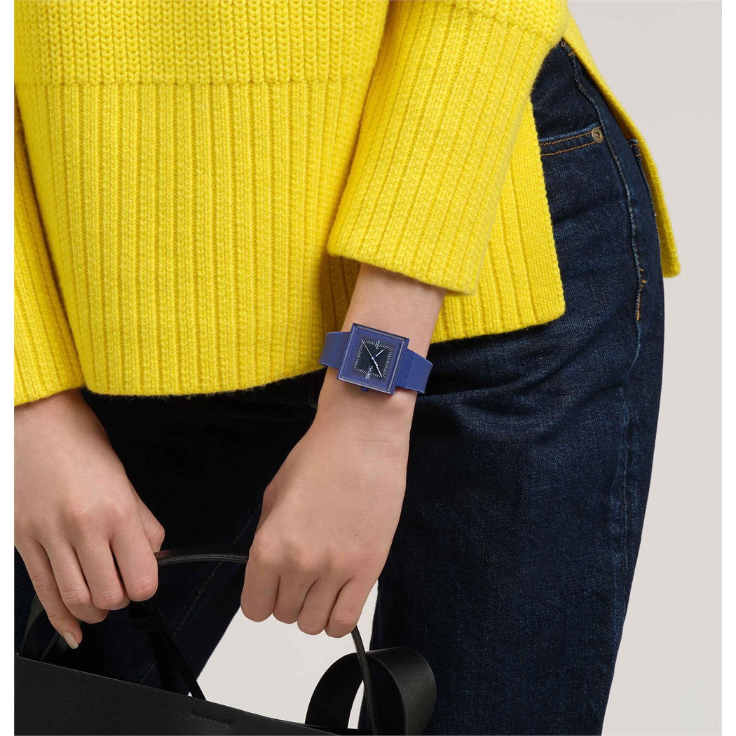 Swatch So34n700 SQUARELY BLACKLIGHT