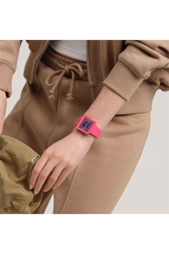 Swatch So34r700 SQUARELY BERRY