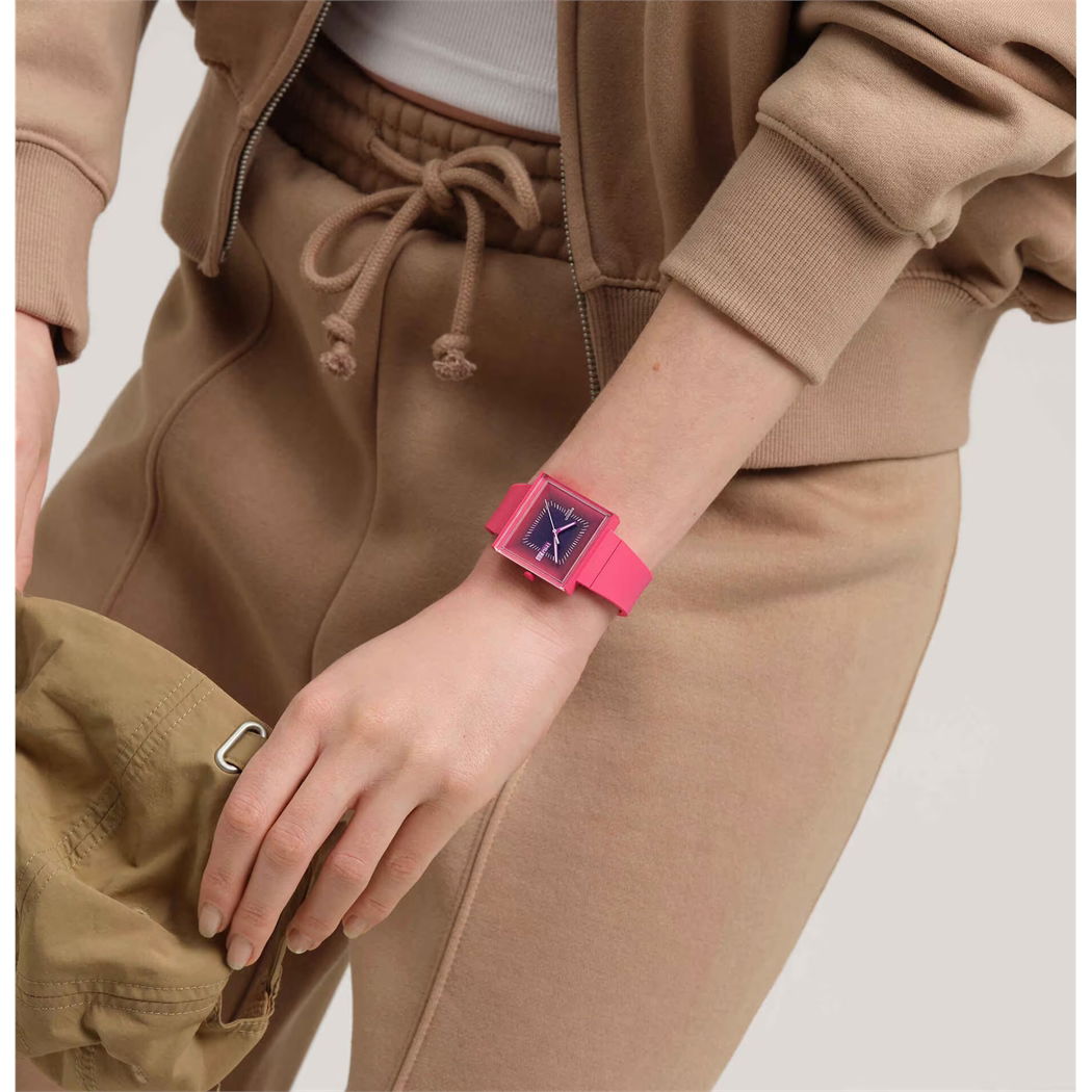 Swatch So34r700 SQUARELY BERRY