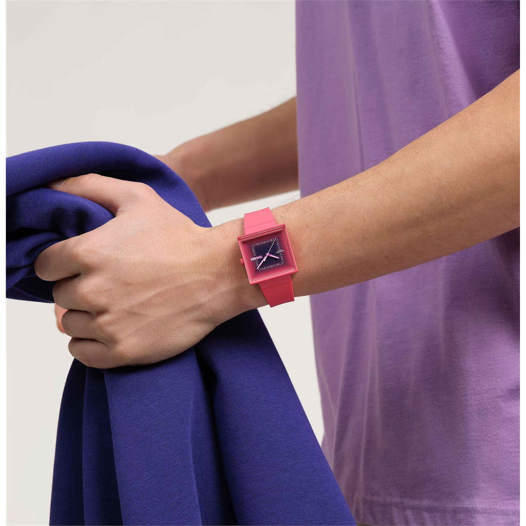Swatch So34r700 SQUARELY BERRY