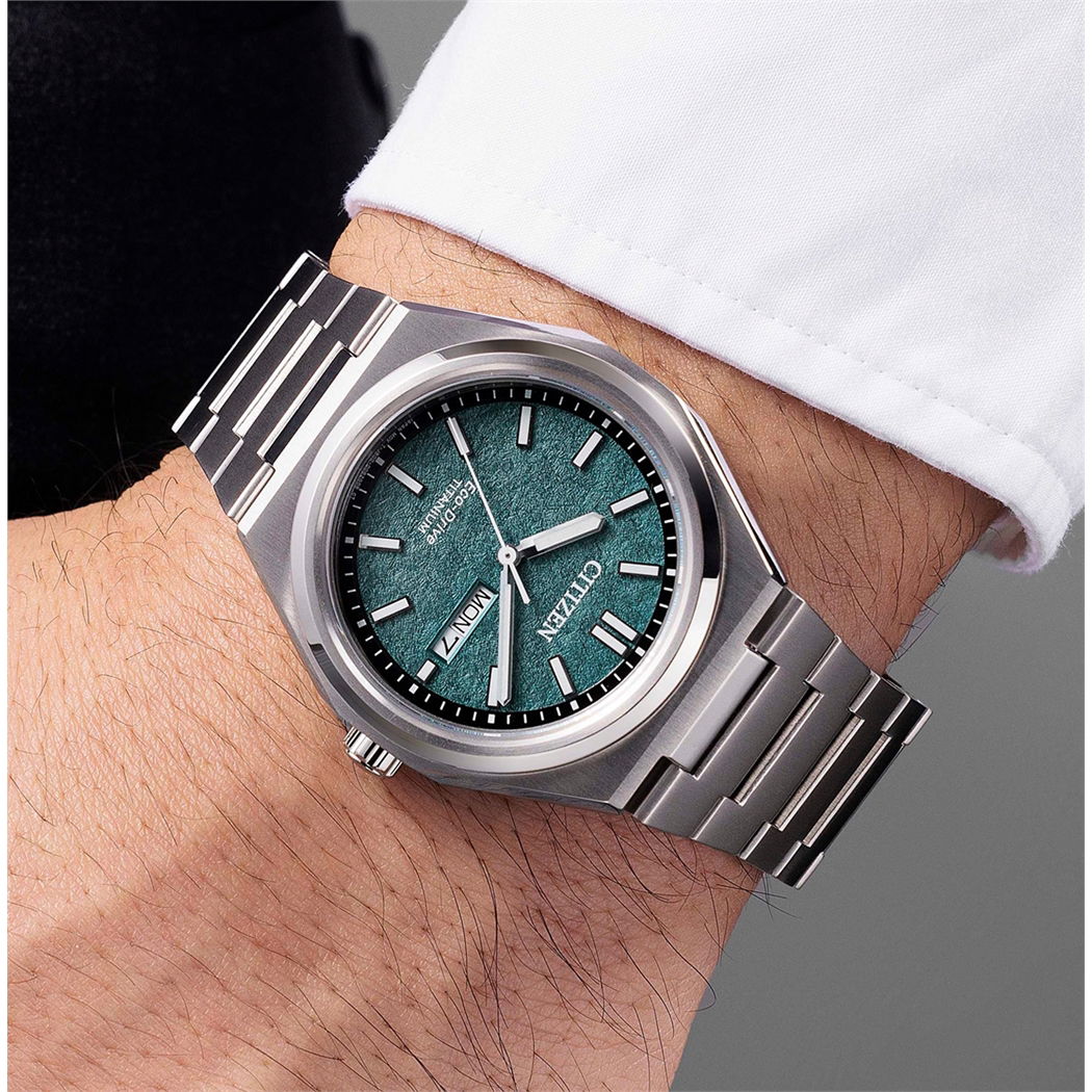 Citizen Zenshin Super Titanium Aw0130-85Xe Erkek Kol Saati