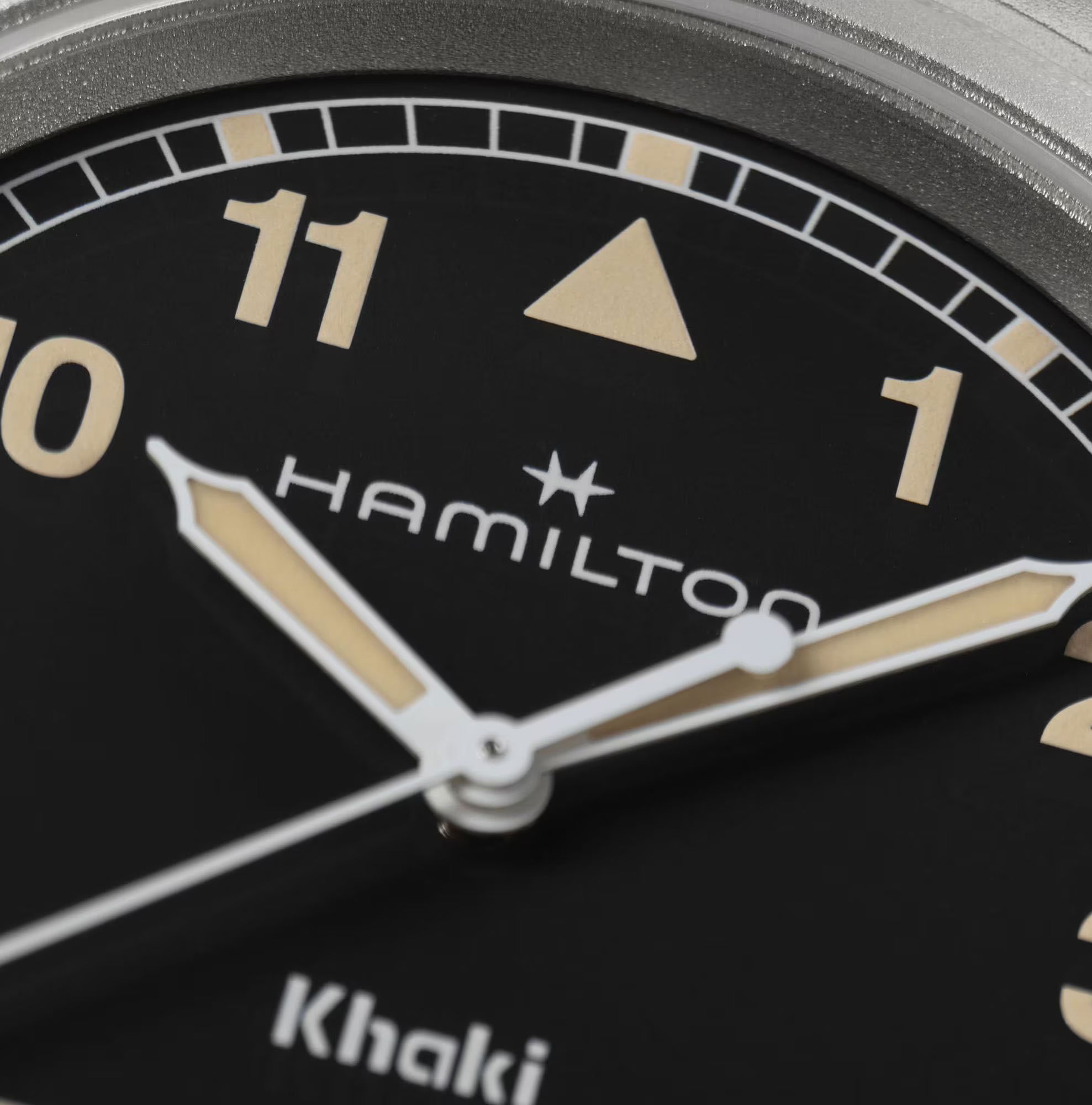 Hamilton H69401131 Khaki Field Quartz 38mm Erkek Kol Saati