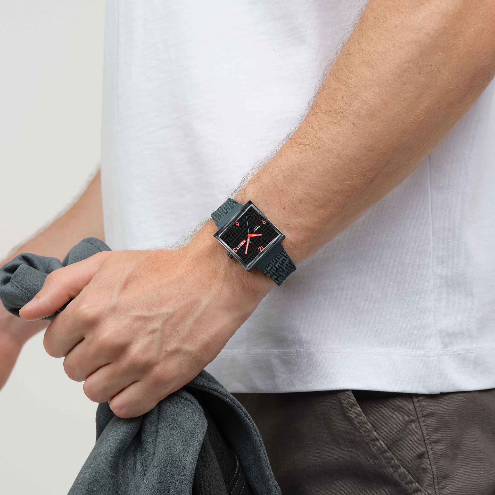 Swatch So34m701 Squared Off Kol Saati